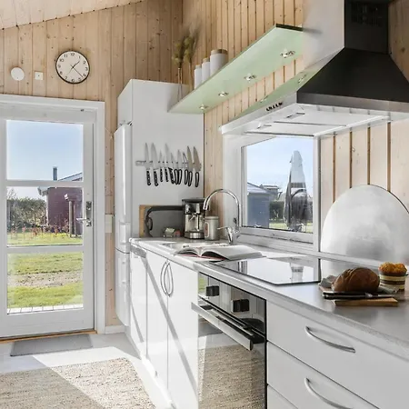 2 Bedroom Lovely In Nyaraló *
